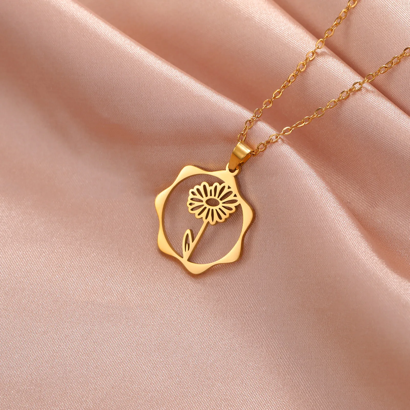 Skyrim Birth Flower Necklace S - đánh giá và giá Birth Flower Necklace