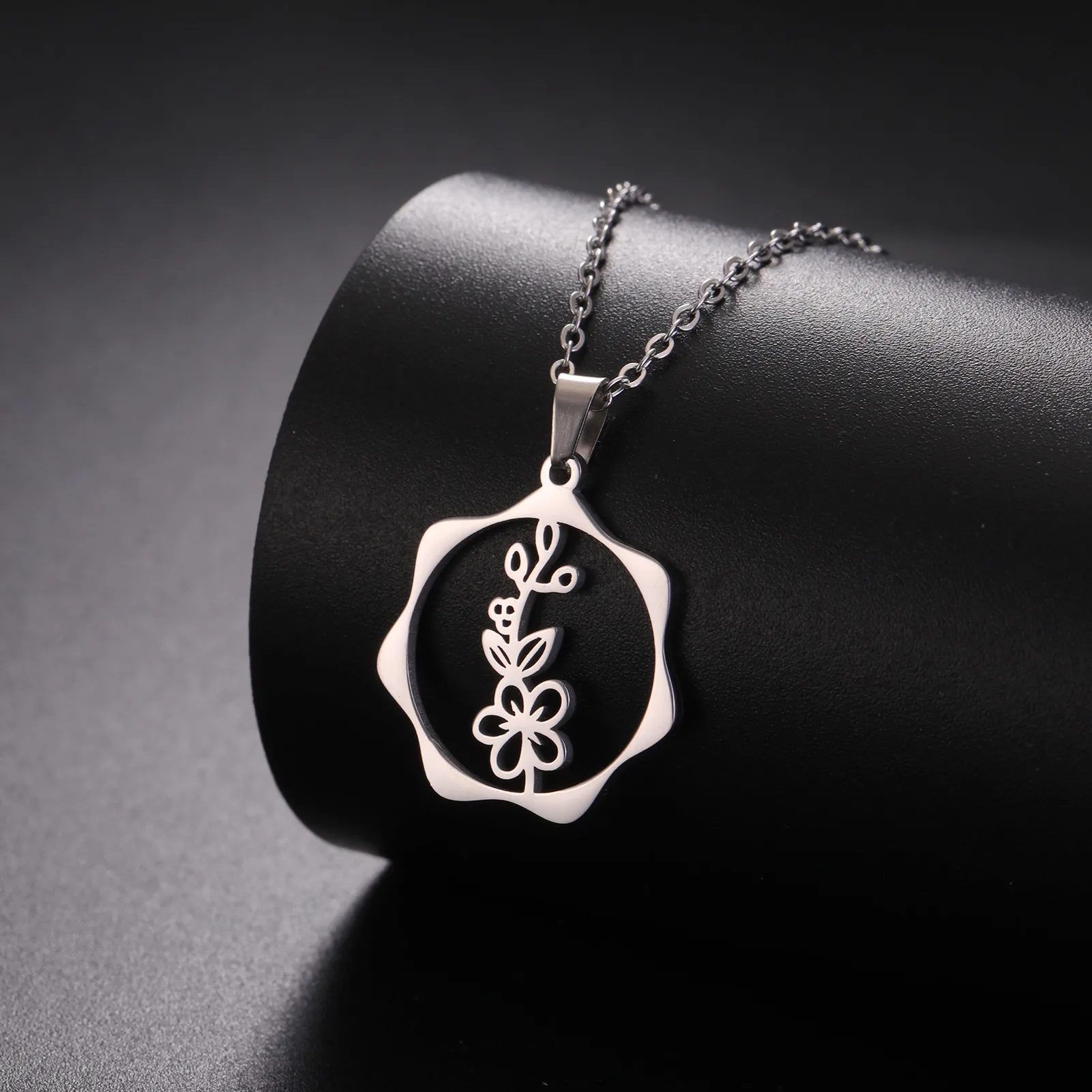 Skyrim Birth Flower Necklace S - đánh giá và giá Birth Flower Necklace